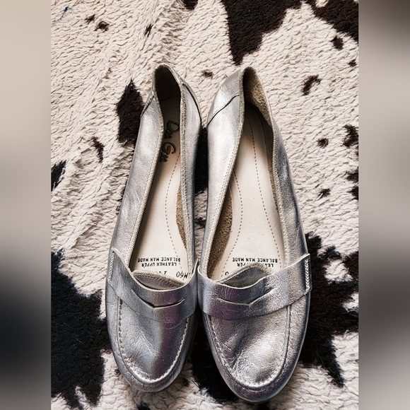 Shoes - "DEE GEE" WOMEN'S 60'S LEATHER FLATS - SILVER